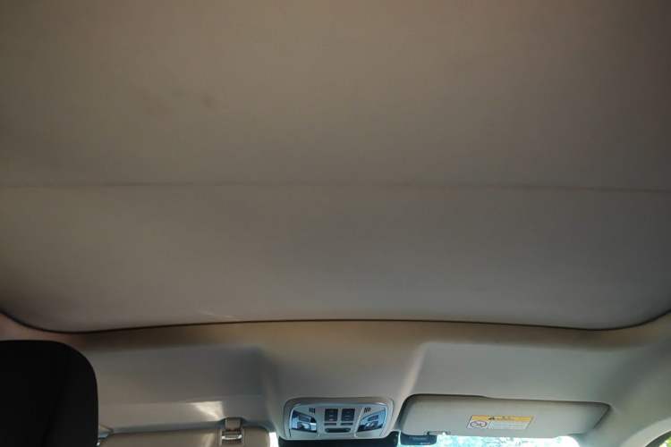 Used Wey VV5 2019 1.5T Two-Wheel Drive Color Pioneer Headliner