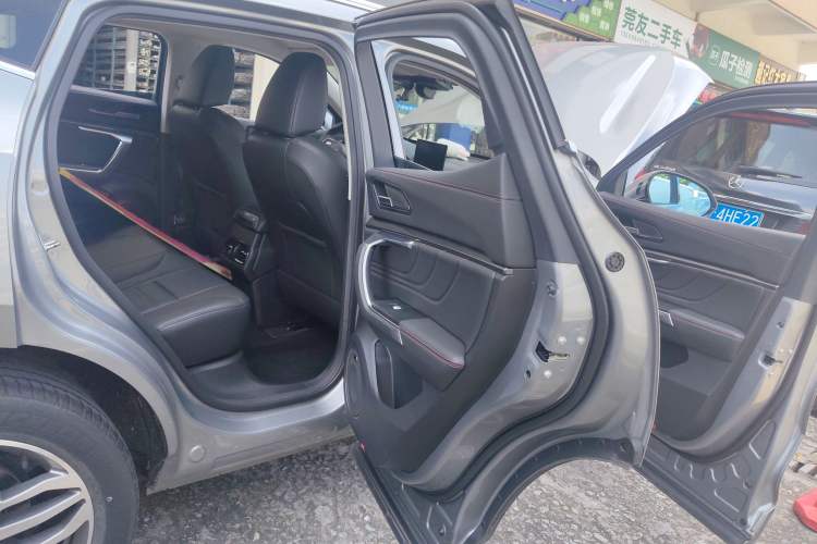 Used Wey VV5 2019 Upgraded Model 2.0T Two-Wheel Drive Ultra-Luxury Version China VI Standard Interior 6