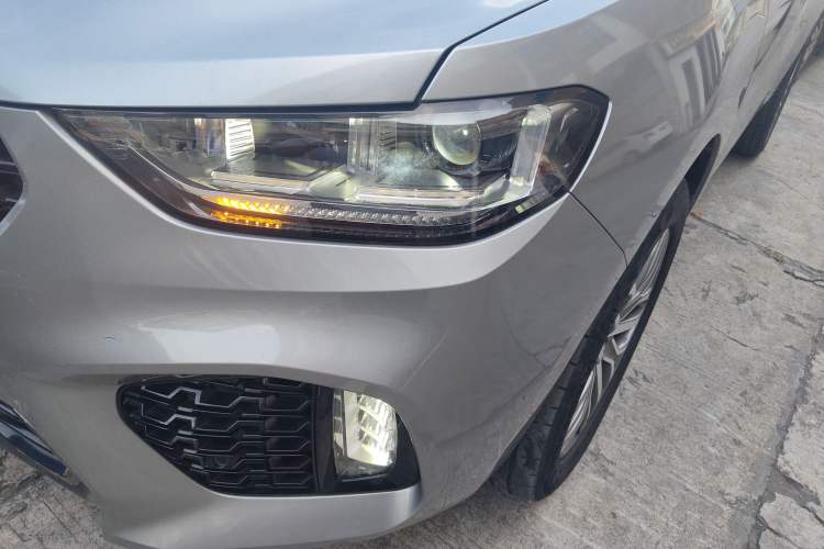 Used Wey VV5 2019 Upgraded Model 2.0T Two-Wheel Drive Ultra-Luxury Version China VI Standard Left Front Headlight