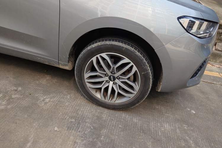 Used Wey VV5 2019 Upgraded Model 2.0T Two-Wheel Drive Ultra-Luxury Version China VI Standard Right Front Wheel Hub
