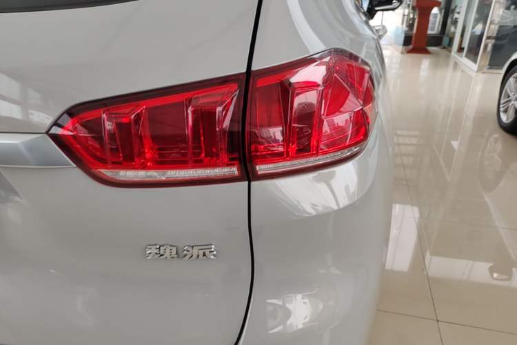 Used Wey VV5 2019 1.5T Two-Wheel Drive Color Pioneer Right Rear Taillight