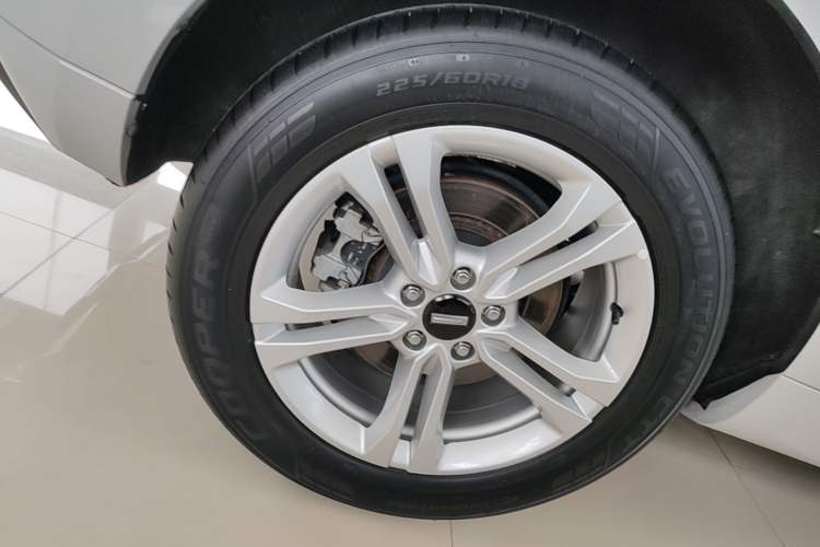 Used Wey VV5 2019 1.5T Two-Wheel Drive Color Pioneer Right Rear Wheel Hub