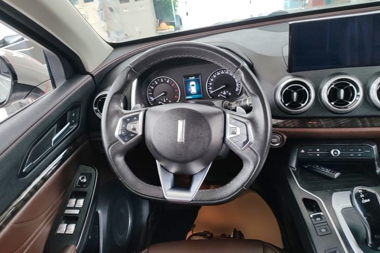 Used Wey VV5 2019 1.5T Two-Wheel Drive Color Pioneer Steering Wheel