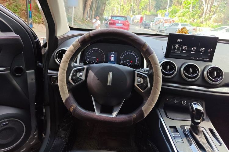 Used Wey VV5 2019 Upgraded Model 2.0T Two-Wheel Drive Ultra-Luxury Version China VI Standard Steering Wheel