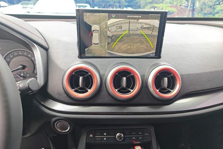 Used Wey VV5 2019 Upgraded Model 2.0T Two-Wheel Drive Ultra-Luxury Version China V Standard Audio And AC Panel