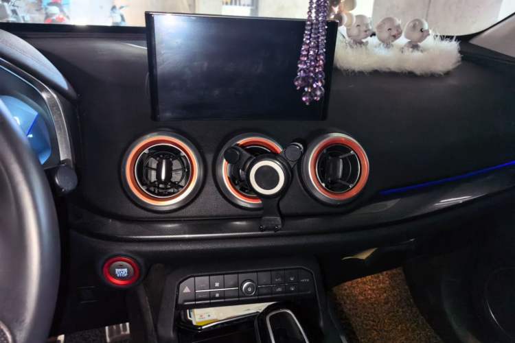 Used Wey VV5 2019 Upgraded Model 2.0T Two-Wheel Drive Flagship Version China V Standard Audio And AC Panel