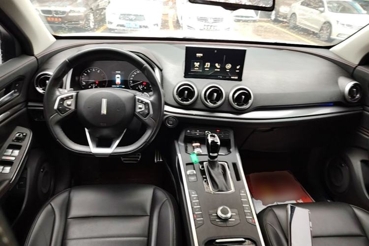 Used Wey VV5 2019 Upgraded Model 2.0T Two-Wheel Drive Ultra-Luxury Version China V Standard Center Console