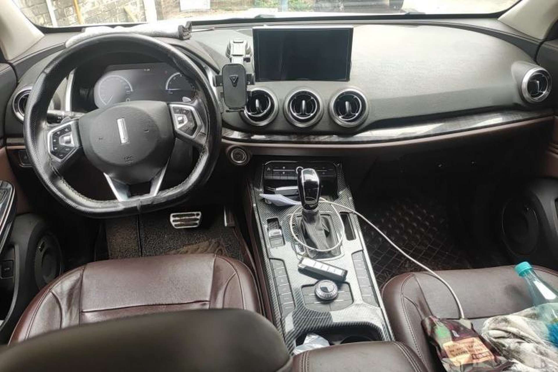 Used Wey VV5 2019 Upgraded Model 2.0T Two-Wheel Drive Ultra-Luxury Version China V Standard Center Console