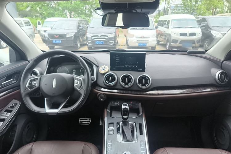 Used Wey VV5 2019 Upgraded Model 2.0T Two-Wheel Drive Ultra-Luxury Version China VI Standard Center Console