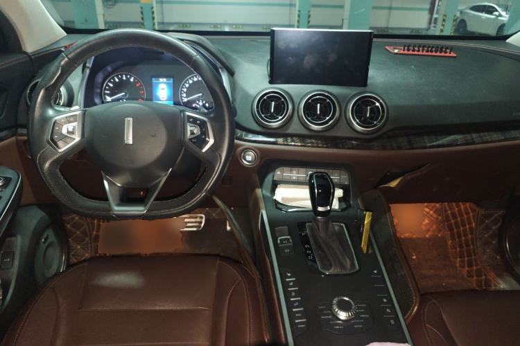 Used Wey VV5 2019 Upgraded Model 2.0T Two-Wheel Drive Ultra-Luxury Version China VI Standard Center Console