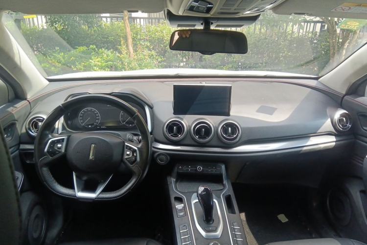 Used Wey VV5 2019 1.5T Two-Wheel Drive Smart Pioneer Center Console