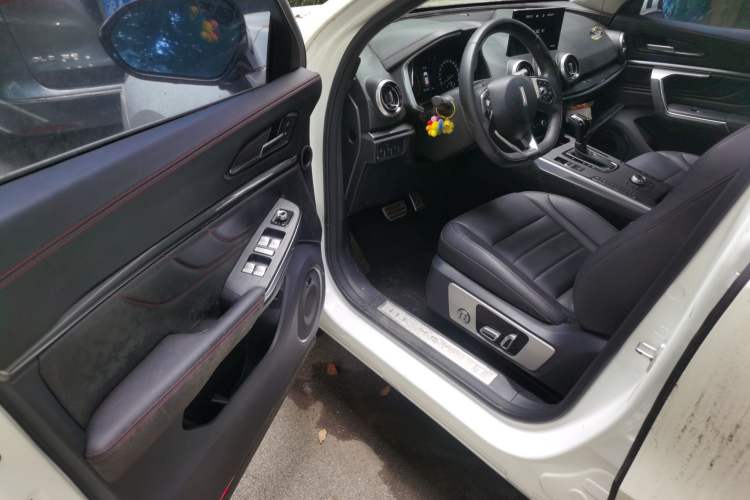 Used Wey VV5 2019 Upgraded Model 2.0T Two-Wheel Drive Ultra-Luxury Version China VI Standard Driver Seat