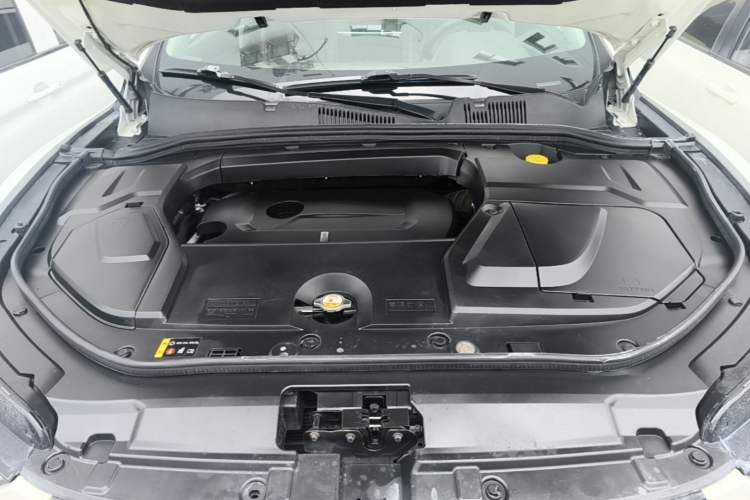 Used Wey VV5 2019 Upgraded Model 2.0T Two-Wheel Drive Ultra-Luxury Version China VI Standard Engine Bay