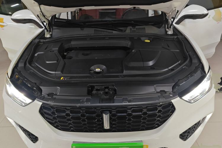 Used Wey VV5 2019 Upgraded Model 2.0T Two-Wheel Drive Flagship Version China V Standard Engine Bay