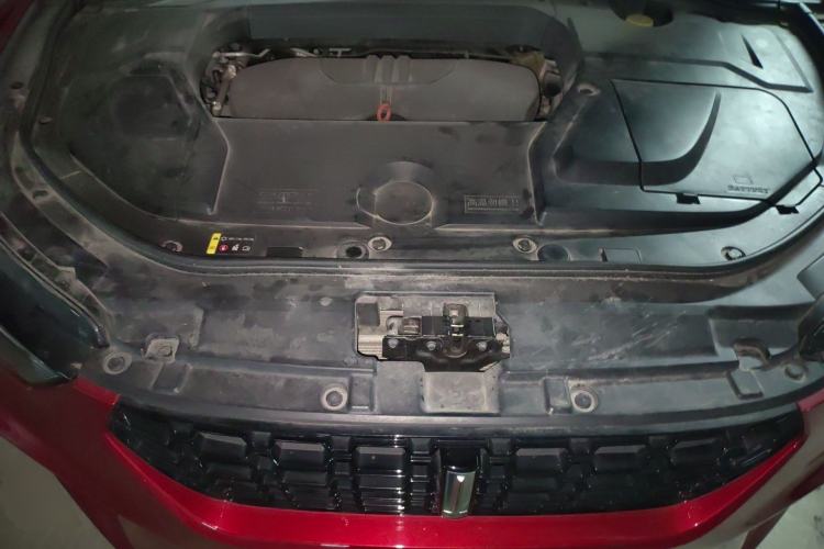 Used Wey VV5 2019 1.5T Two-Wheel Drive Color Pioneer Engine Bay