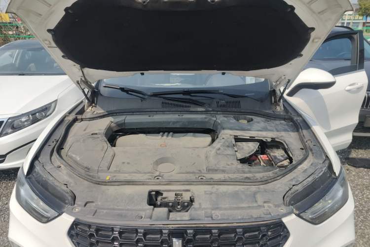Used Wey VV5 2019 1.5T Two-Wheel Drive Color Pioneer Engine Bay