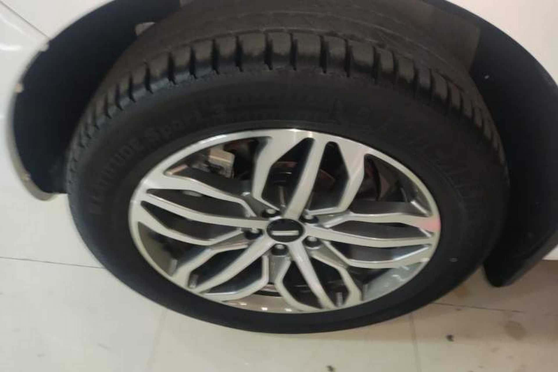 Used Wey VV5 2019 Upgraded Model 2.0T Two-Wheel Drive Ultra-Luxury Version China V Standard Exterior 4