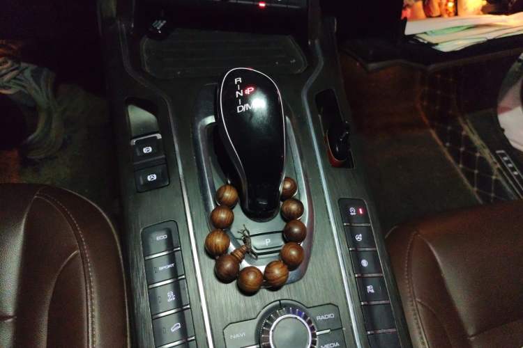 Used Wey VV5 2019 1.5T Two-Wheel Drive Smart Pioneer Gear Lever