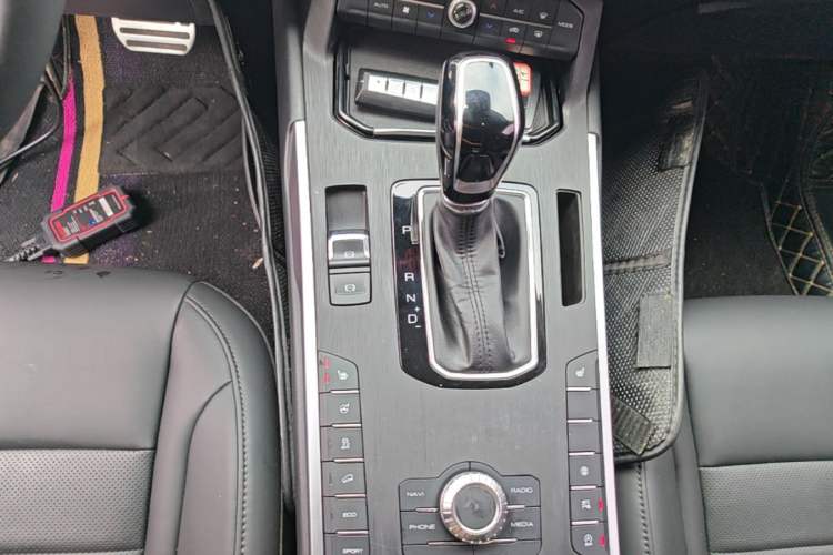 Used Wey VV5 2019 Upgraded Model 2.0T Two-Wheel Drive Ultra-Luxury Version China V Standard Gear Lever