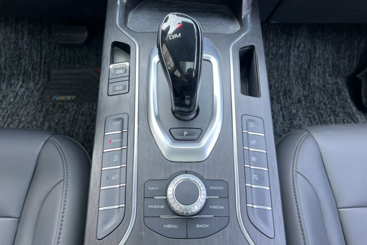 Used Wey VV5 2019 1.5T Two-Wheel Drive Smart Pioneer Gear Lever