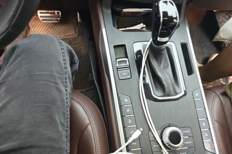 Used Wey VV5 2019 Upgraded Model 2.0T Two-Wheel Drive Ultra-Luxury Version China V Standard Gear Lever