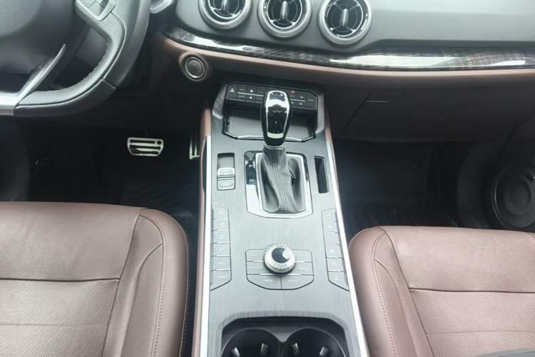 Used Wey VV5 2019 Upgraded Model 2.0T Two-Wheel Drive Ultra-Luxury Version China VI Standard Gear Lever