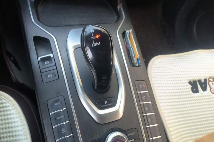Used Wey VV5 2019 1.5T Two-Wheel Drive Smart Pioneer Gear Lever