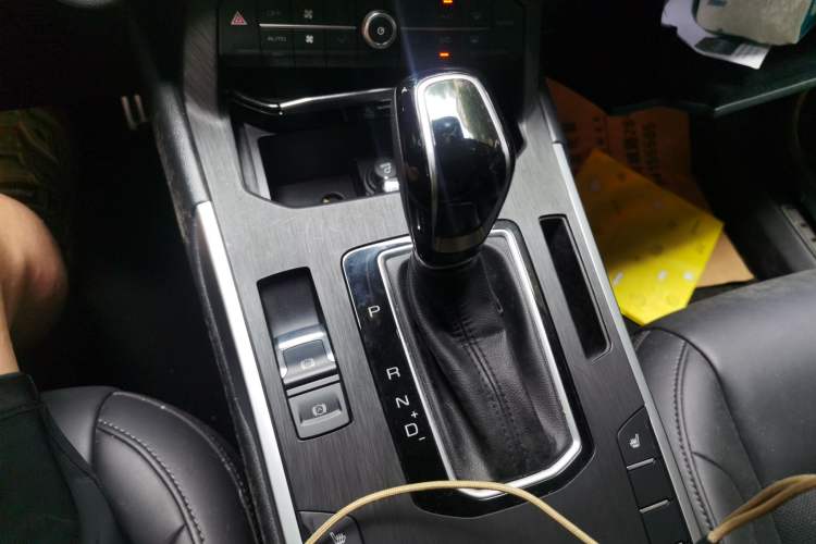 Used Wey VV5 2019 Upgraded Model 2.0T Two-Wheel Drive Ultra-Luxury Version China VI Standard Gear Lever