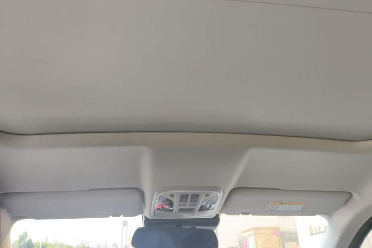 Used Wey VV5 2019 1.5T Two-Wheel Drive Color Pioneer Headliner