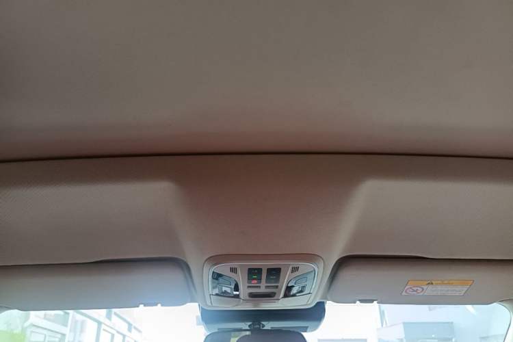 Used Wey VV5 2019 Upgraded Model 2.0T Two-Wheel Drive Flagship Version China V Standard Headliner