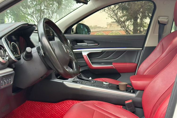 Used Wey VV5 2019 Upgraded Model 2.0T Two-Wheel Drive Flagship Version China V Standard Interior 2