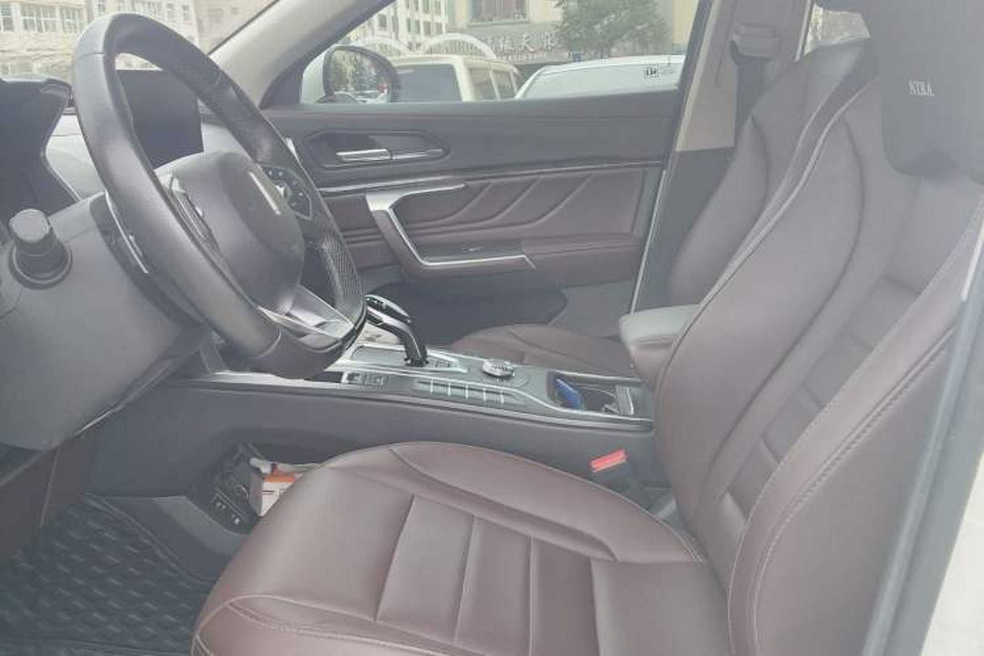 Used Wey VV5 2019 1.5T Two-Wheel Drive Color Pioneer Interior 3