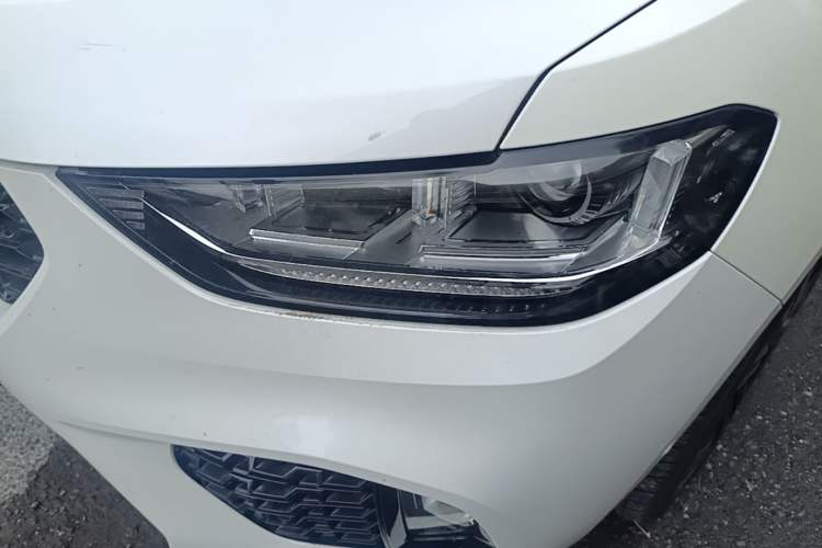 Used Wey VV5 2019 Upgraded Model 2.0T Two-Wheel Drive Flagship Version China V Standard Left Front Headlight