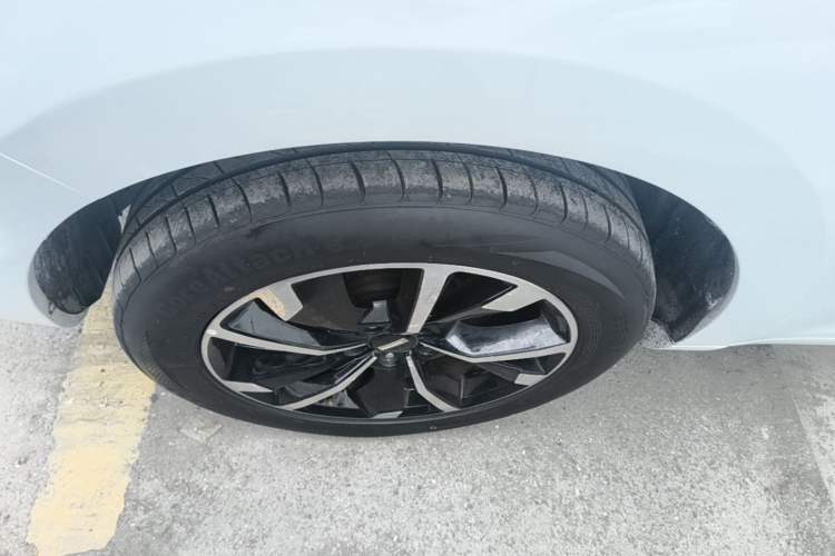 Used Wey VV5 2019 Upgraded Model 2.0T Two-Wheel Drive Ultra-Luxury Version China VI Standard Left Front Wheel Hub