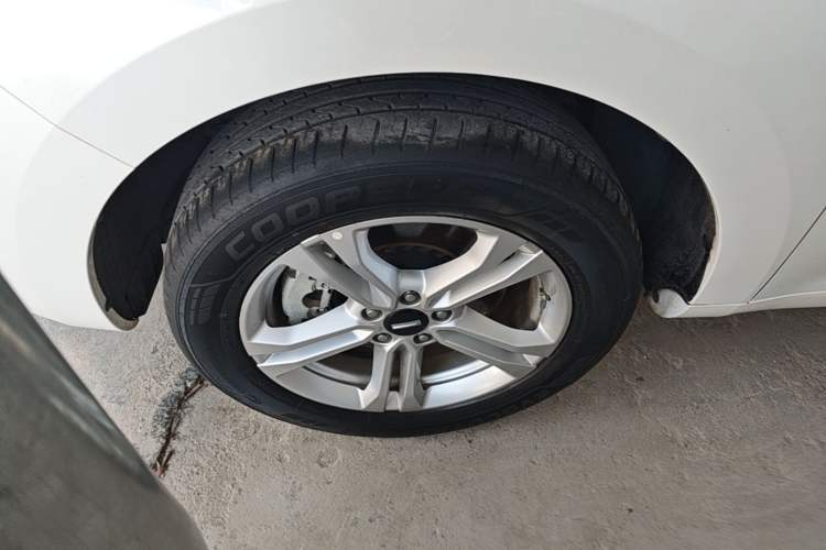 Used Wey VV5 2019 1.5T Two-Wheel Drive Smart Pioneer Left Front Wheel Hub