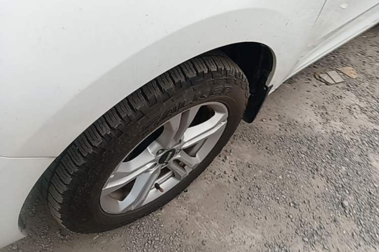 Used Wey VV5 2019 1.5T Two-Wheel Drive Color Pioneer Left Front Wheel Hub