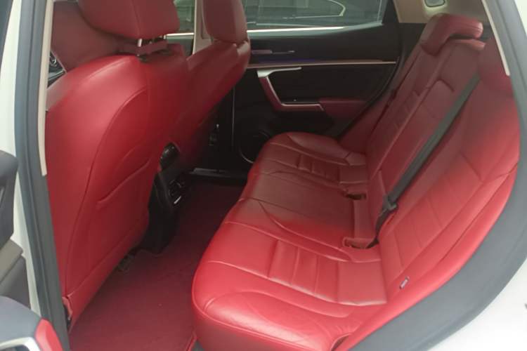 Used Wey VV5 2019 Upgraded Model 2.0T Two-Wheel Drive Flagship Version China V Standard Left Rear Seat