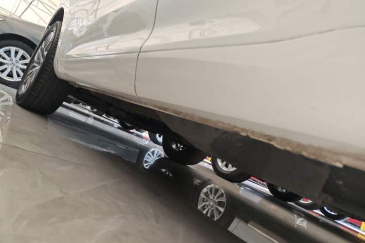 Used Wey VV5 2019 Upgraded Model 2.0T Two-Wheel Drive Ultra-Luxury Version China VI Standard Left Side Sill