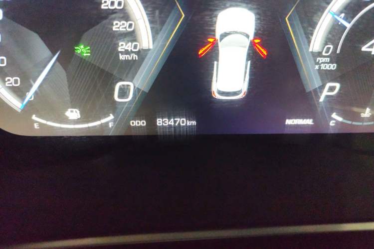 Used Wey VV5 2019 1.5T Two-Wheel Drive Smart Pioneer Odometer Close Up