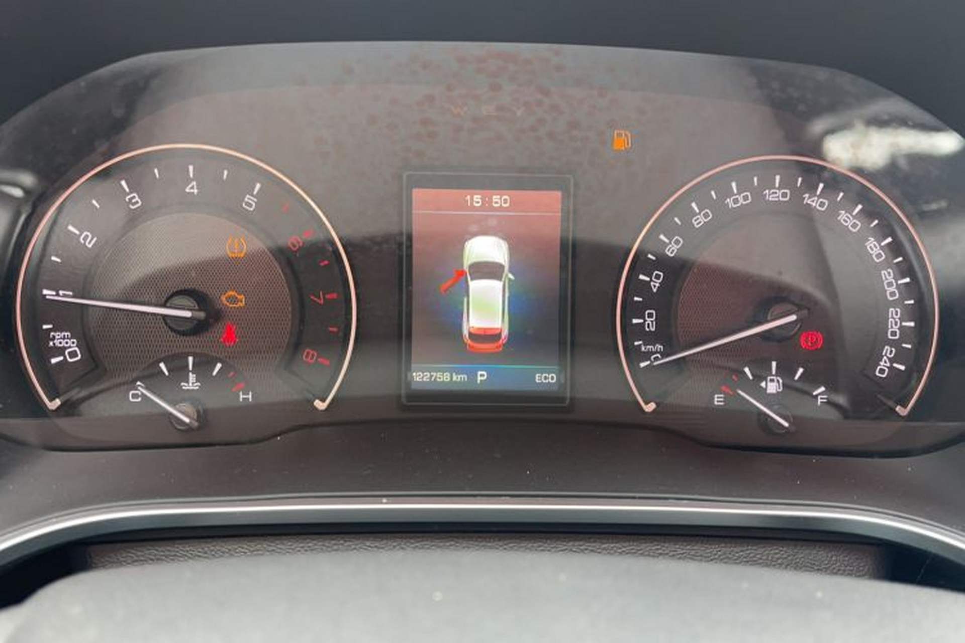 Used Wey VV5 2019 1.5T Two-Wheel Drive Color Pioneer Odometer Close Up