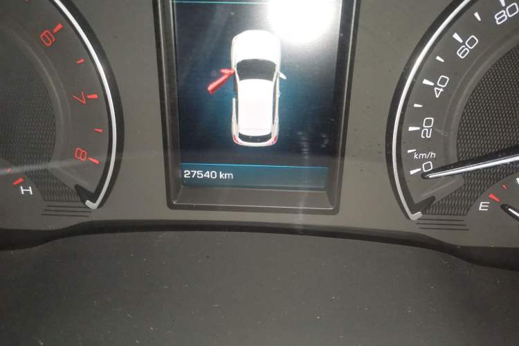 Used Wey VV5 2019 1.5T Two-Wheel Drive Color Pioneer Odometer Close Up