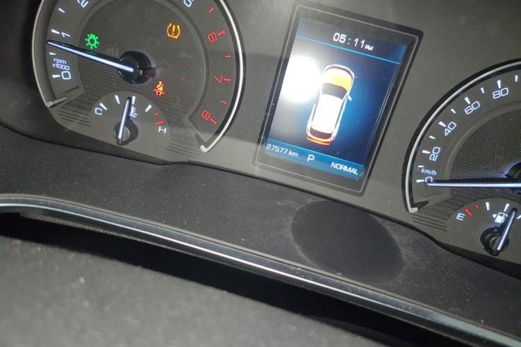 Used Wey VV5 2019 1.5T Two-Wheel Drive Color Pioneer Odometer Close Up