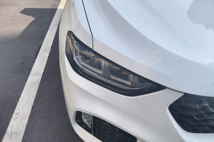 Used Wey VV5 2019 1.5T Two-Wheel Drive Color Pioneer Right Front Headlight