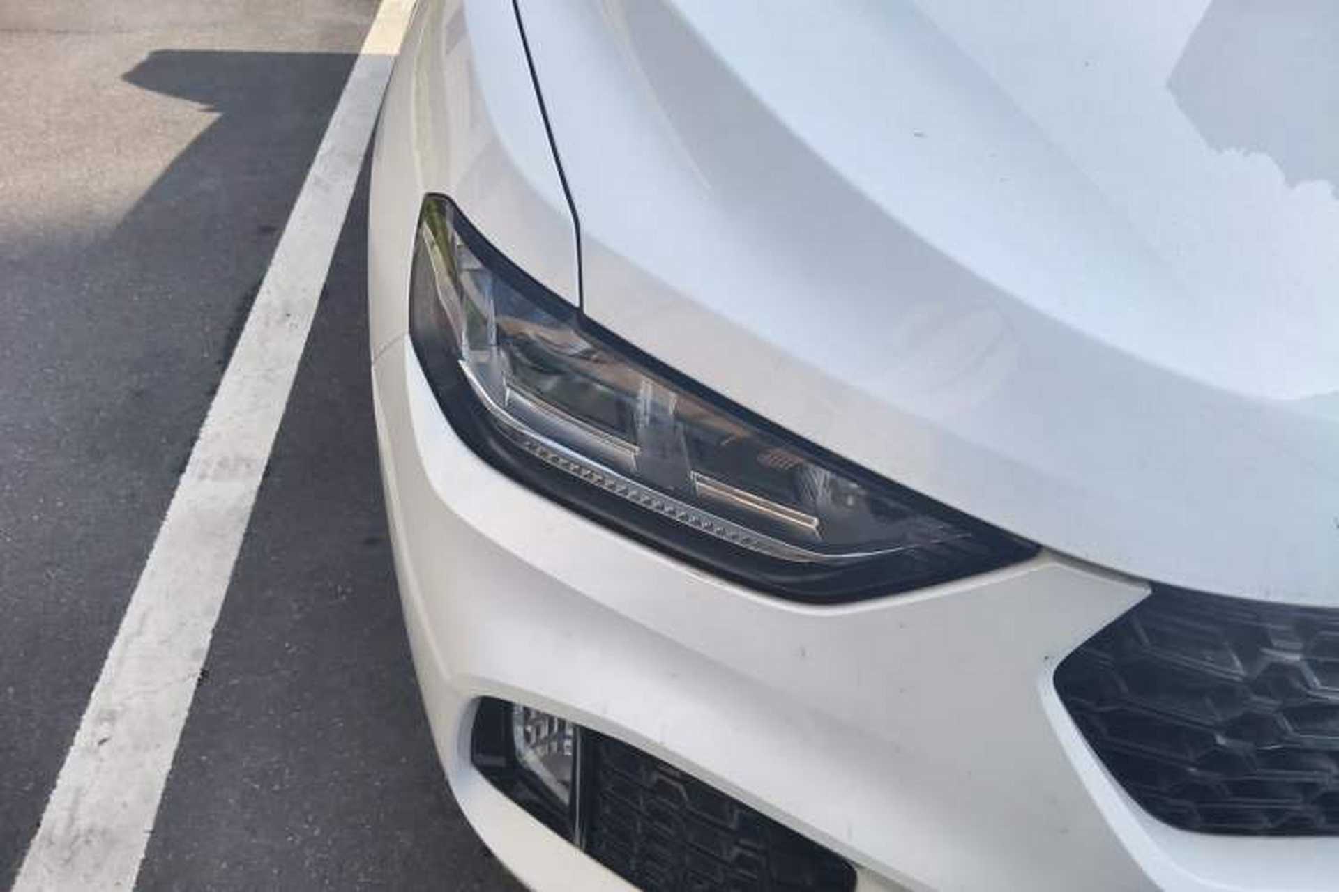 Used Wey VV5 2019 1.5T Two-Wheel Drive Color Pioneer Right Front Headlight