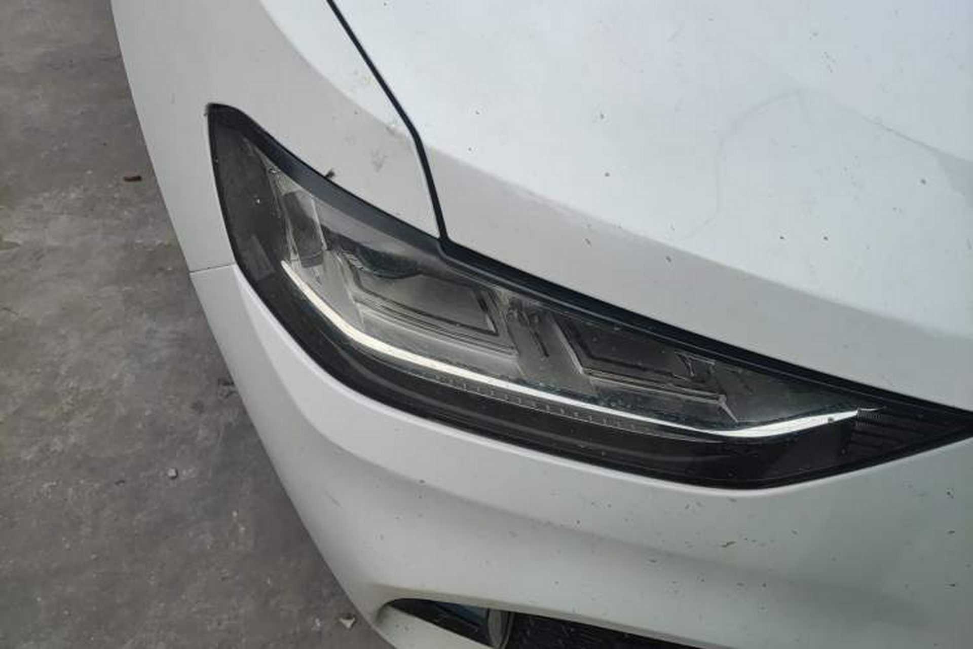 Used Wey VV5 2019 Upgraded Model 2.0T Two-Wheel Drive Ultra-Luxury Version China V Standard Right Front Headlight