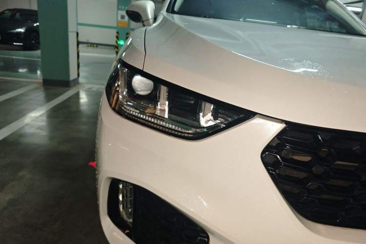 Used Wey VV5 2019 Upgraded Model 2.0T Two-Wheel Drive Ultra-Luxury Version China VI Standard Right Front Headlight