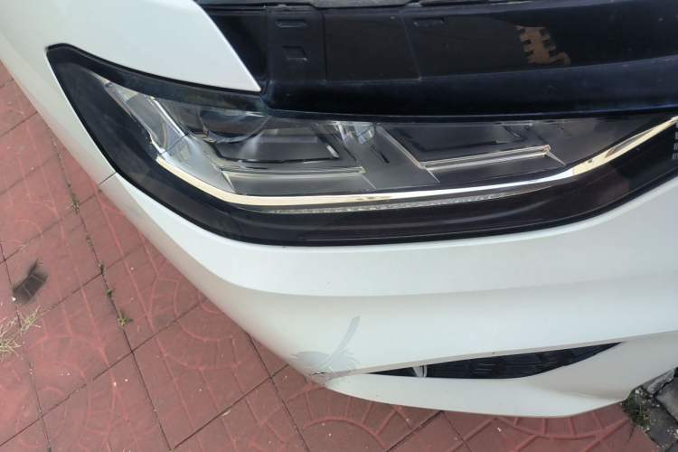 Used Wey VV5 2019 1.5T Two-Wheel Drive Smart Pioneer Right Front Headlight