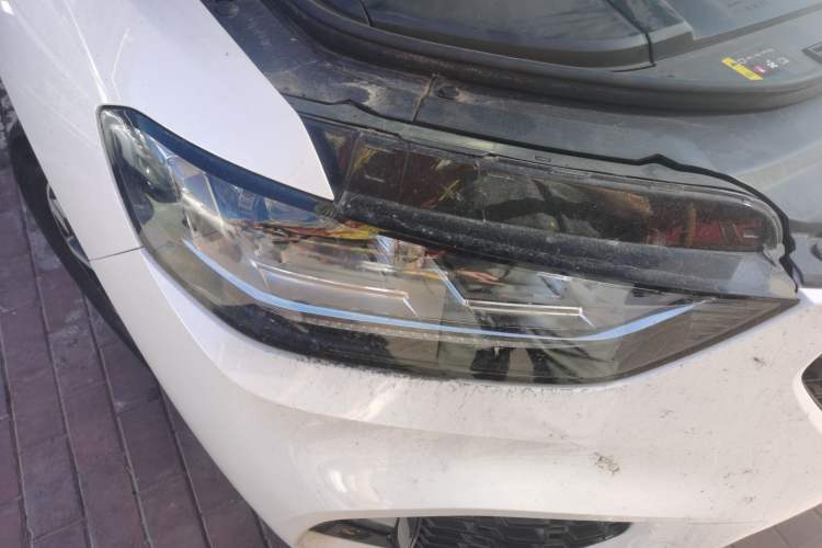 Used Wey VV5 2019 Upgraded Model 2.0T Two-Wheel Drive Ultra-Luxury Version China V Standard Right Front Headlight