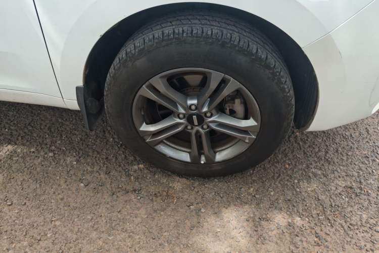 Used Wey VV5 2019 2.0T Two-Wheel-Drive Ultimate Edition Right Front Wheel Hub