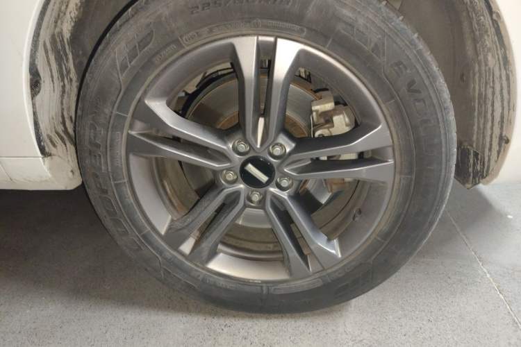 Used Wey VV5 2019 1.5T Two-Wheel Drive Smart Pioneer Right Front Wheel Hub